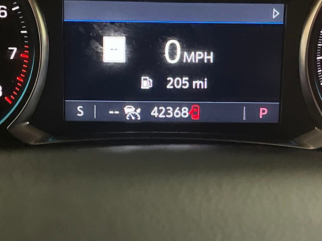 Used 2023 Chevrolet Traverse RS image 18