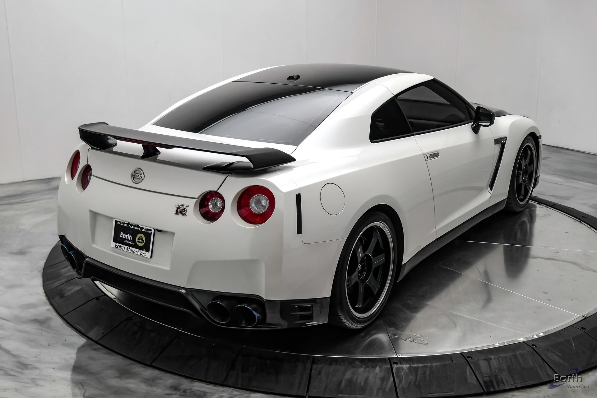 Used 2014 Nissan GT-R Black Edition AWD/4WD image 22