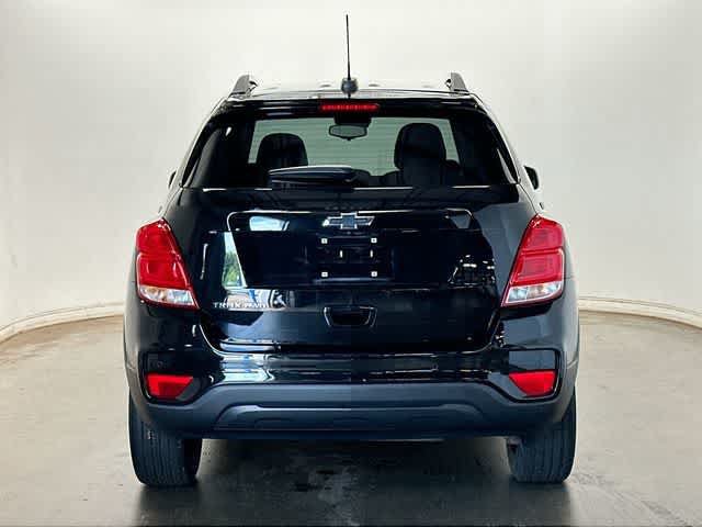 Used 2022 Chevrolet Trax LT w/ Premium Seat Package AWD/4WD image 4