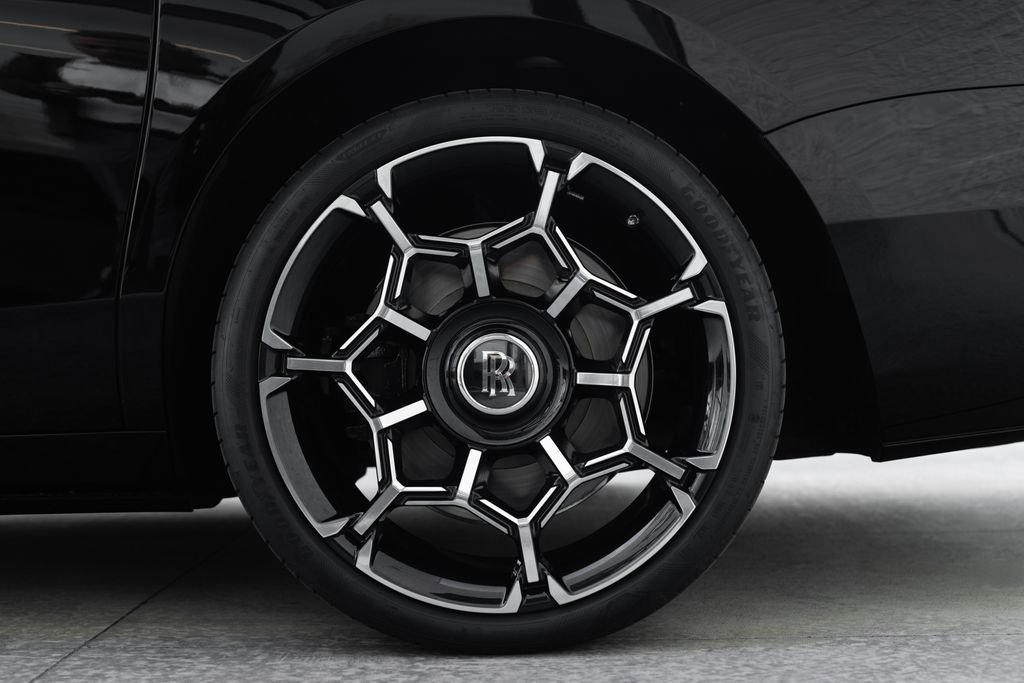 Used 2025 Rolls-Royce Ghost Black Badge image 4