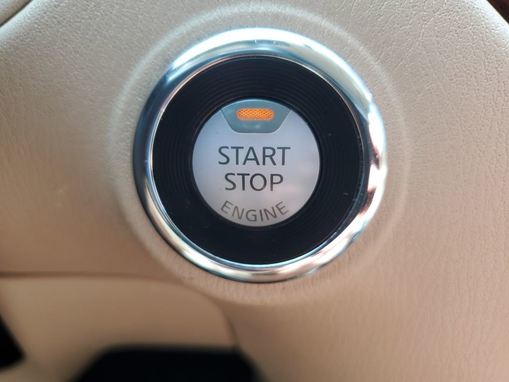 Used 2019 Nissan Pathfinder Platinum FWD image 26
