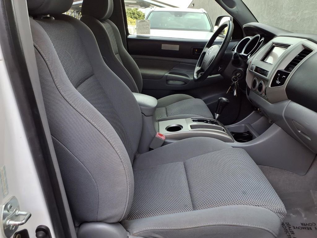 Used 2005 Toyota Tacoma PreRunner image 23