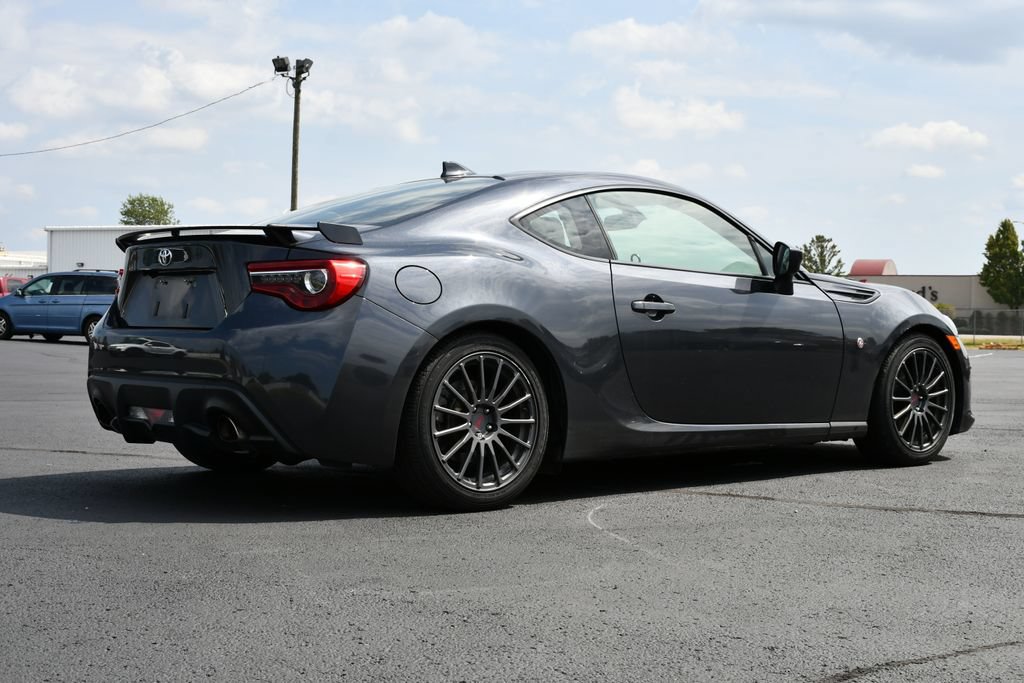 Used 2019 Toyota 86 RWD image 7