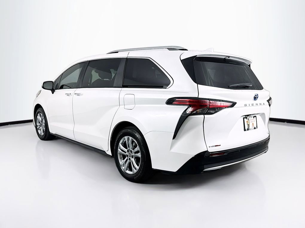 Used 2023 Toyota Sienna Platinum image 7