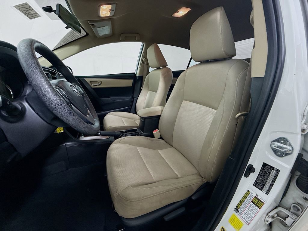 Used 2014 Toyota Corolla LE image 18
