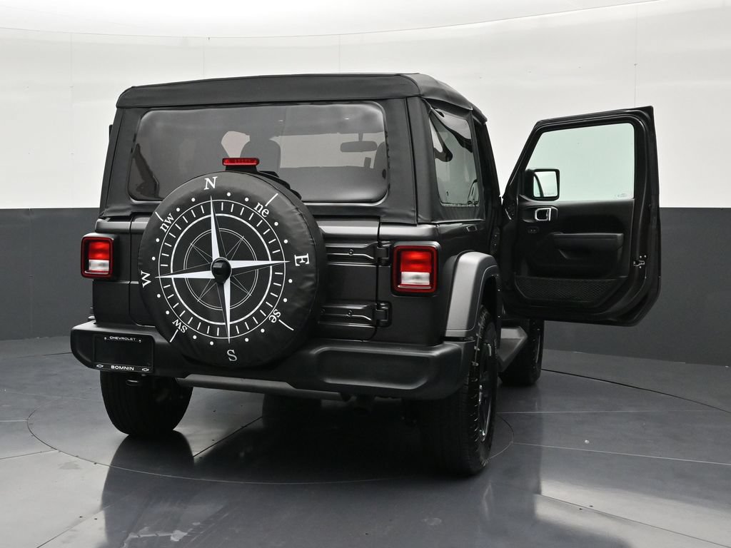 Used 2025 Jeep Wrangler Sport AWD/4WD image 31
