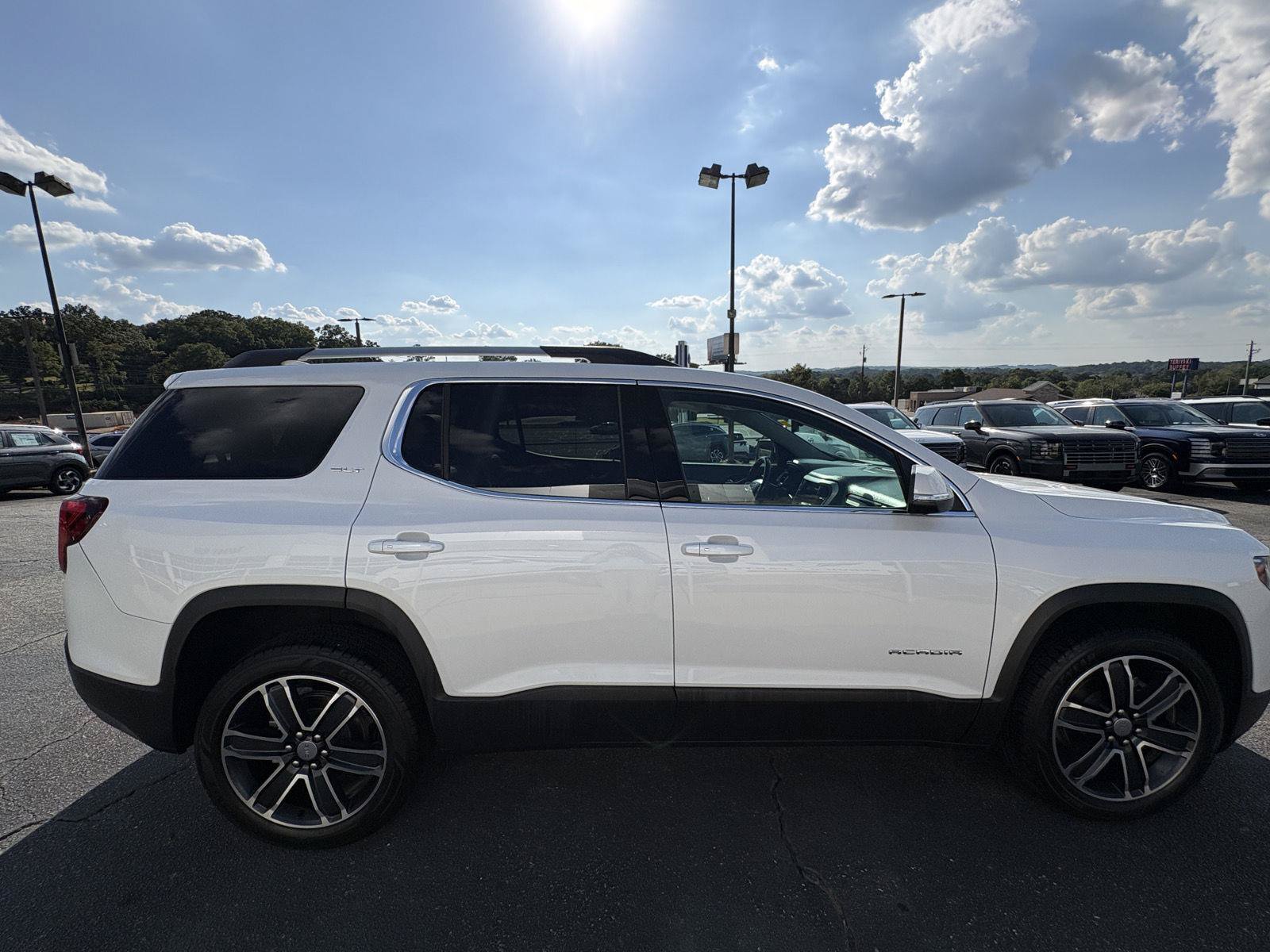 Used 2021 GMC Acadia SLT w/ Premium Package FWD image 5