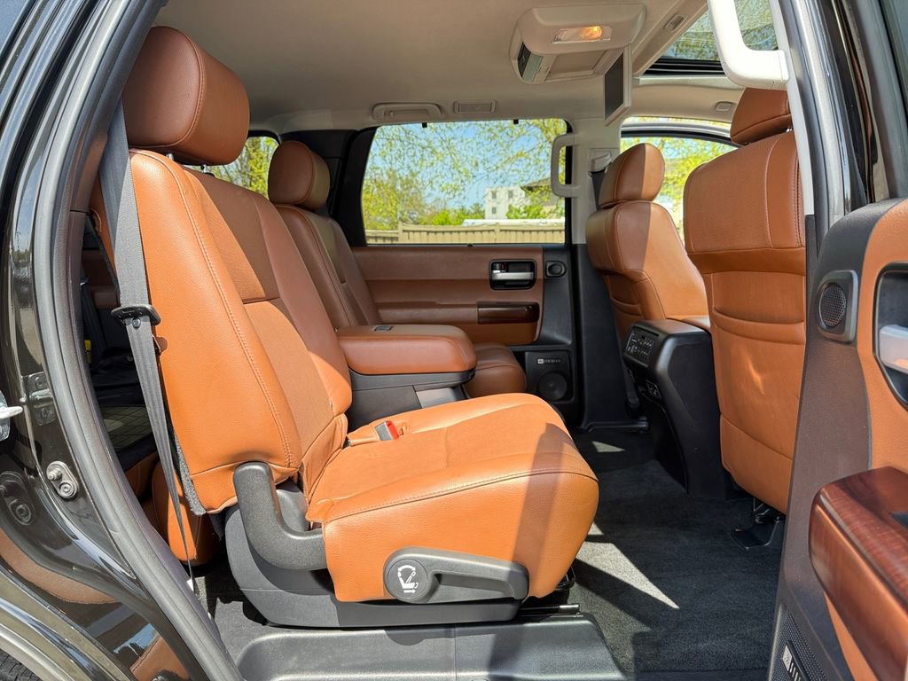 Used 2015 Toyota Sequoia Platinum image 35