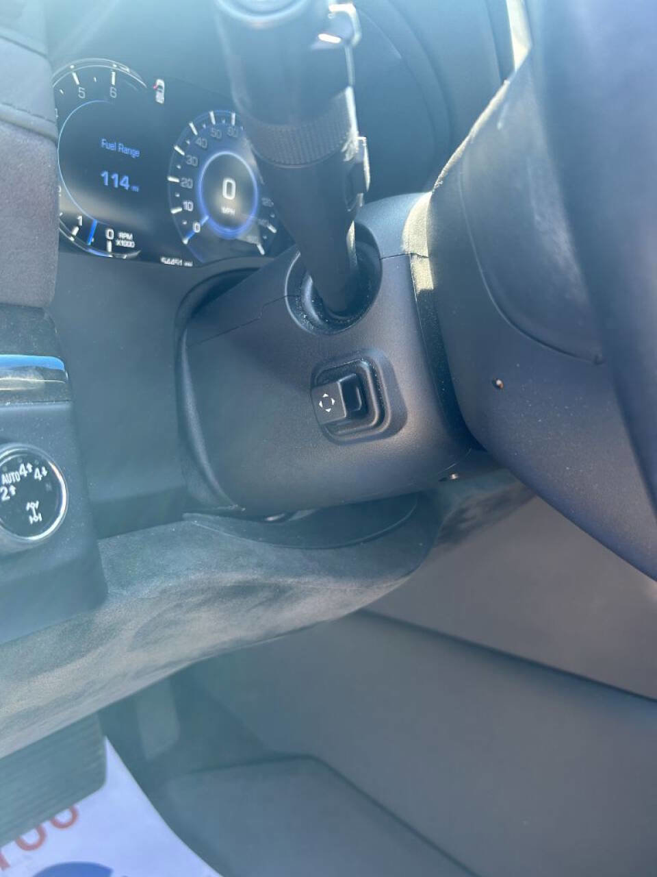 Used 2019 Cadillac Escalade Platinum image 18