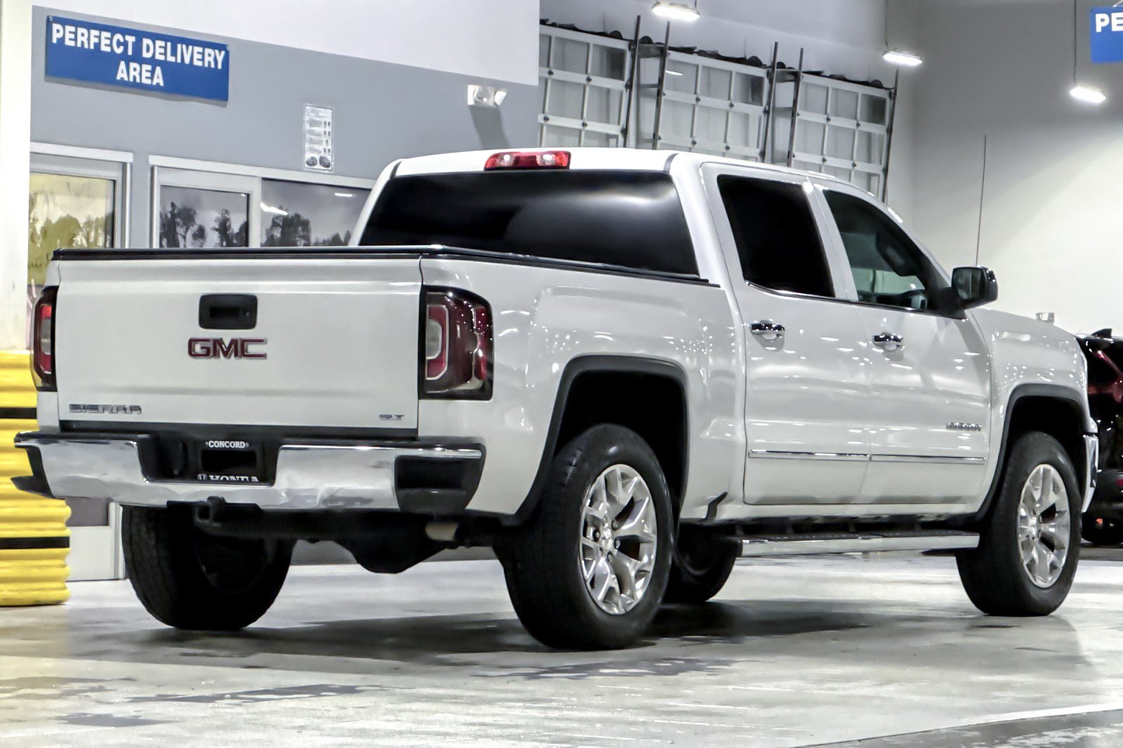 Used 2018 GMC Sierra 1500 SLT w/ SLT Premium Package RWD image 8