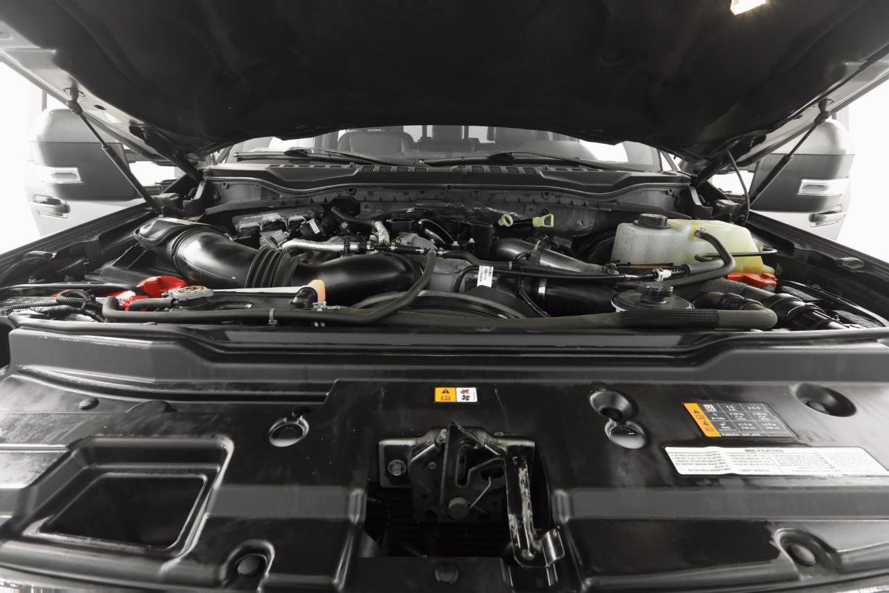 Used 2017 Ford F250 Lariat w/ Camper Package image 35