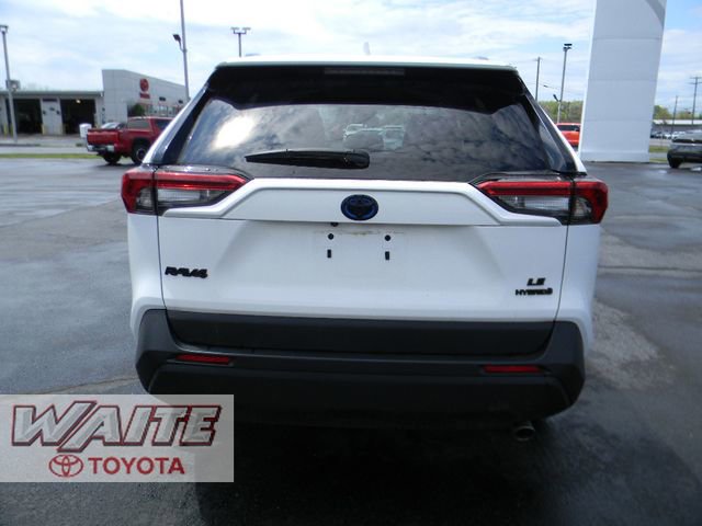 Used 2024 Toyota RAV4 LE AWD/4WD image 3