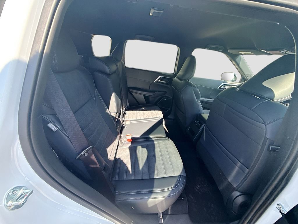 New 2026 Mitsubishi Outlander LE FWD image 26