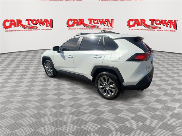 Used 2023 Toyota RAV4 XLE Premium image 6
