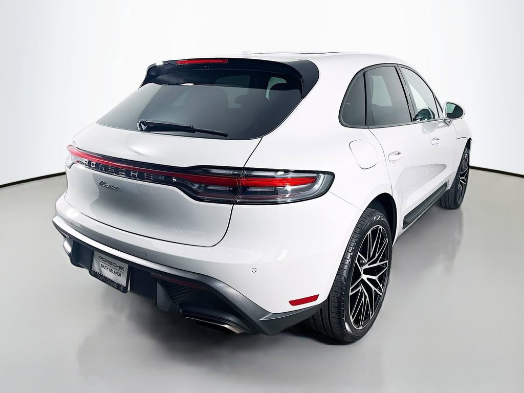 Certified 2026 Porsche Macan AWD/4WD image 9
