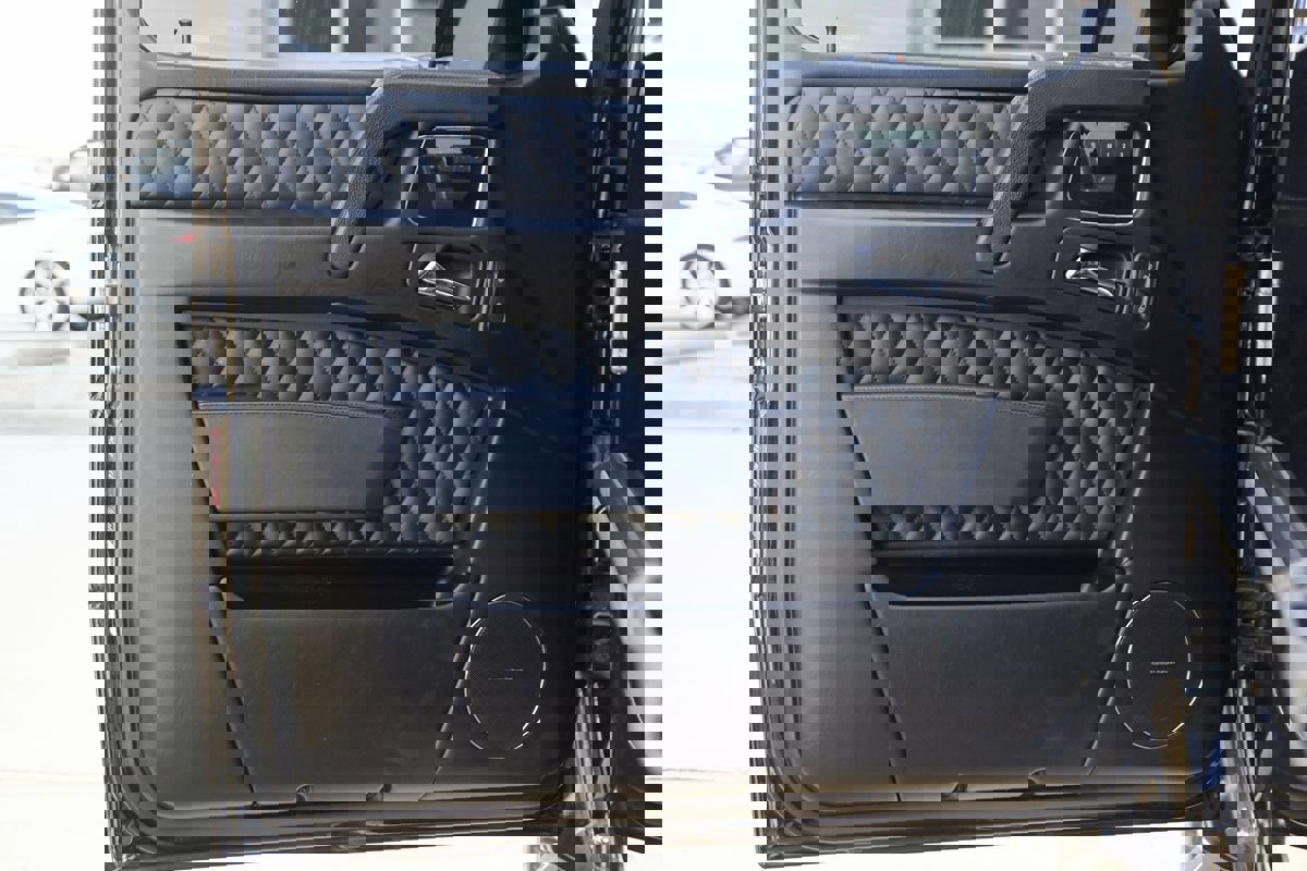 Used 2015 Mercedes-Benz G 63 AMG 4MATIC w/ PA6 Package image 44