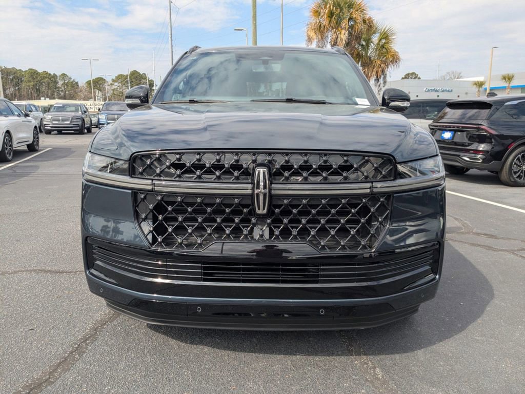 New 2026 Lincoln Navigator Reserve w/ Jet Appearance Package image 9