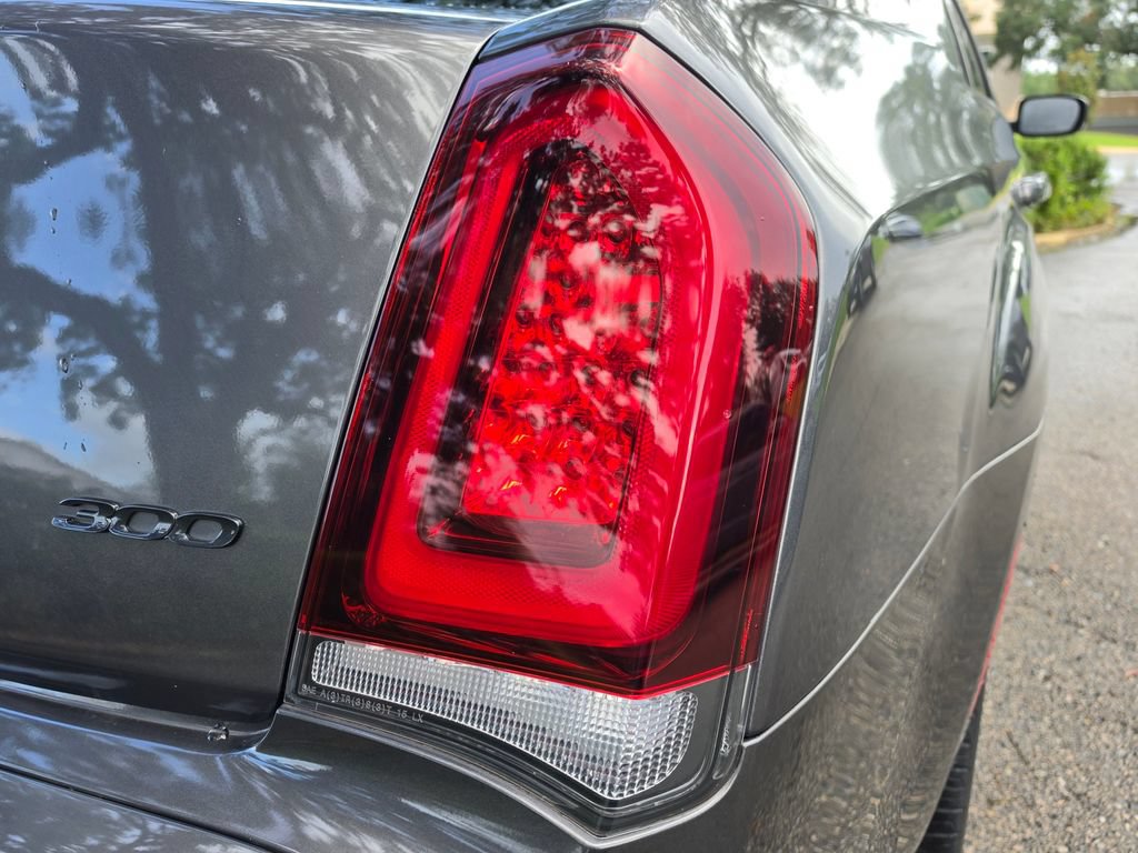 Used 2022 Chrysler 300 Touring L RWD image 12
