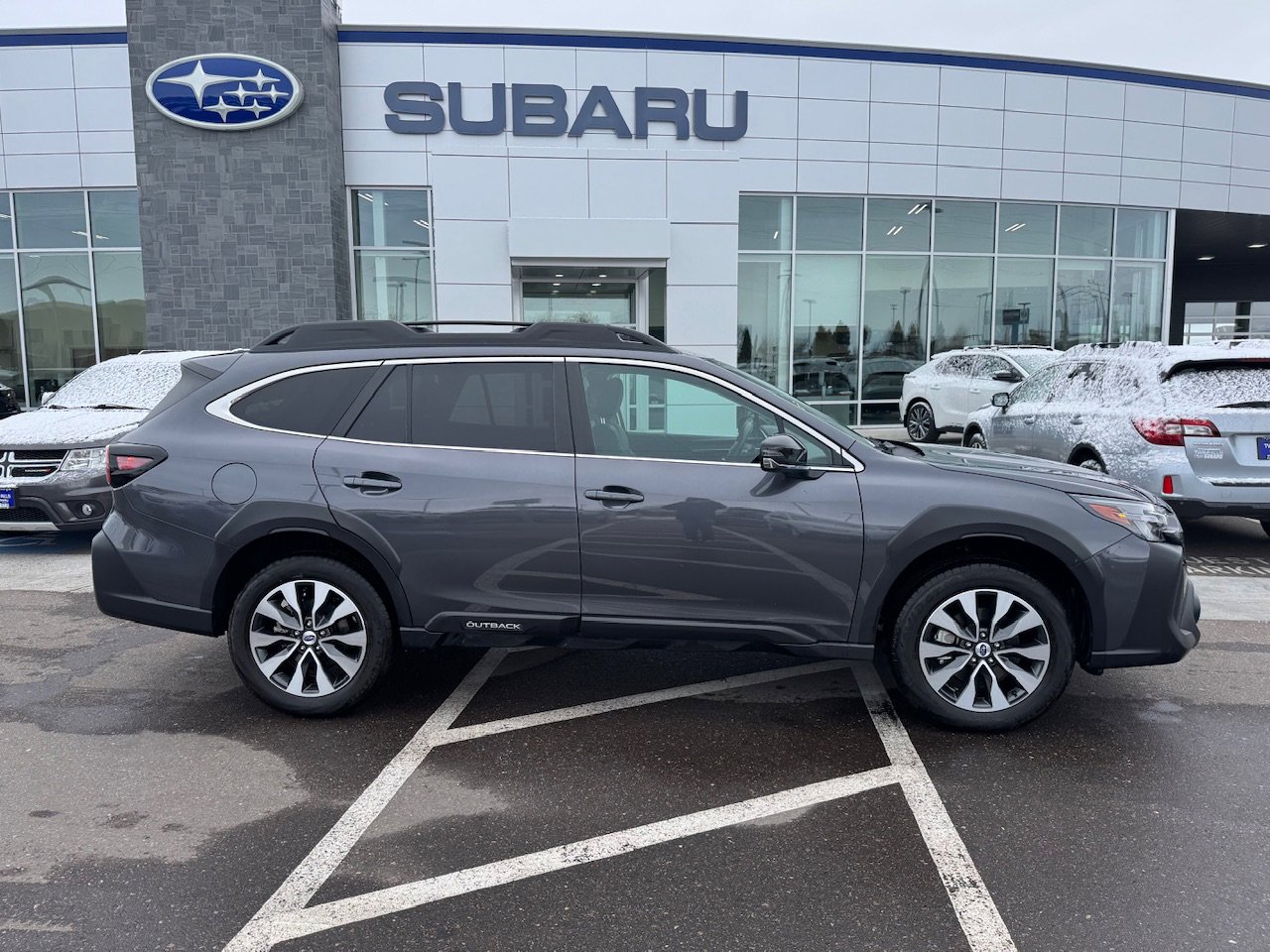 Used 2023 Subaru Outback Limited image 8