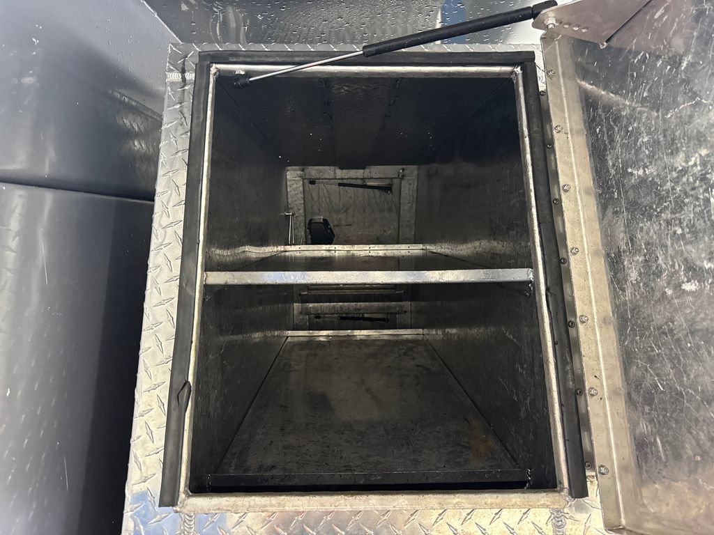 Used 2023 Ford F550 4x4 Regular Cab Super Duty image 39