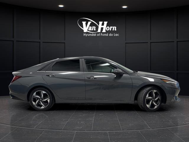 Used 2023 Hyundai Elantra Limited FWD image 2
