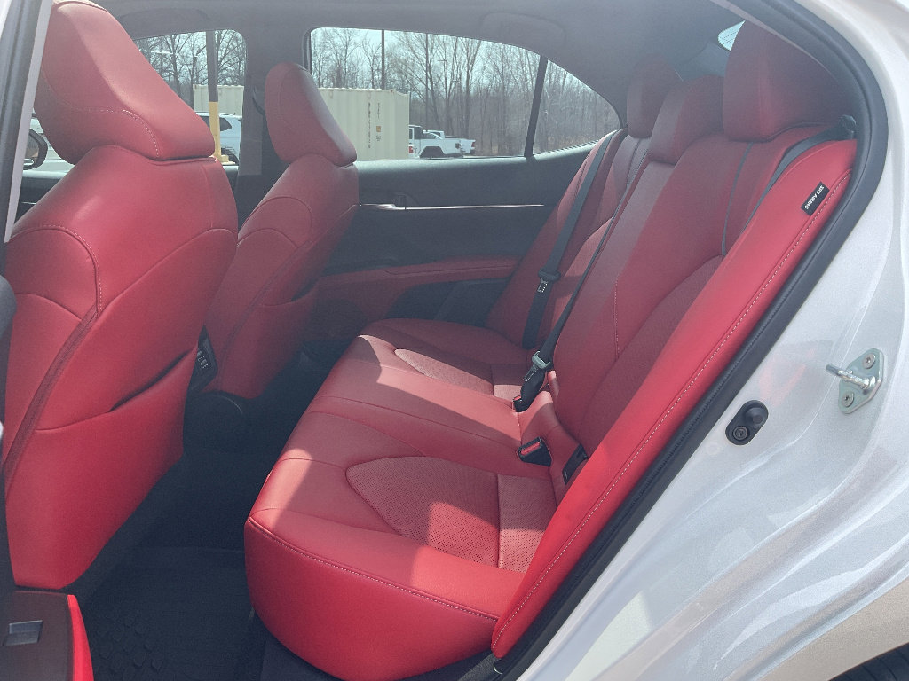 Used 2022 Toyota Camry XSE w/ Carpet Mat Package (TMS) image 9