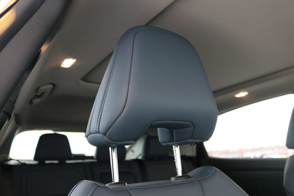 Used 2024 Nissan Ariya AWD image 40