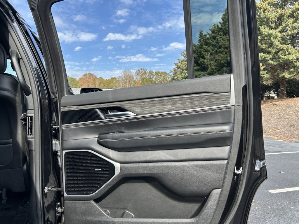 Used 2022 Jeep Wagoneer Series III w/ Premium Group I image 62