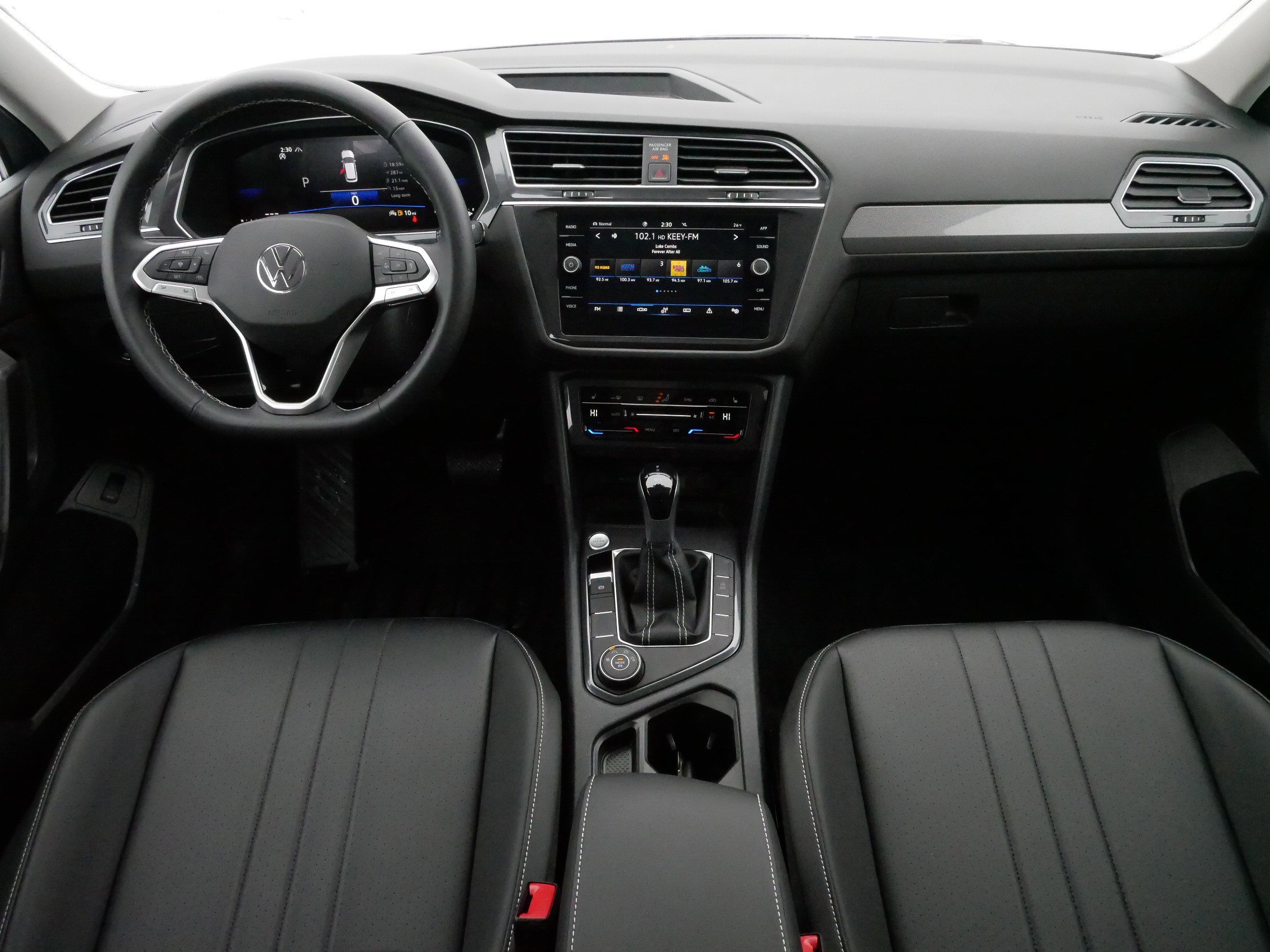 Certified 2024 Volkswagen Tiguan SE image 10