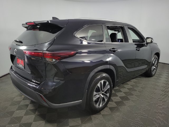 Used 2026 Toyota Highlander XLE AWD/4WD image 8