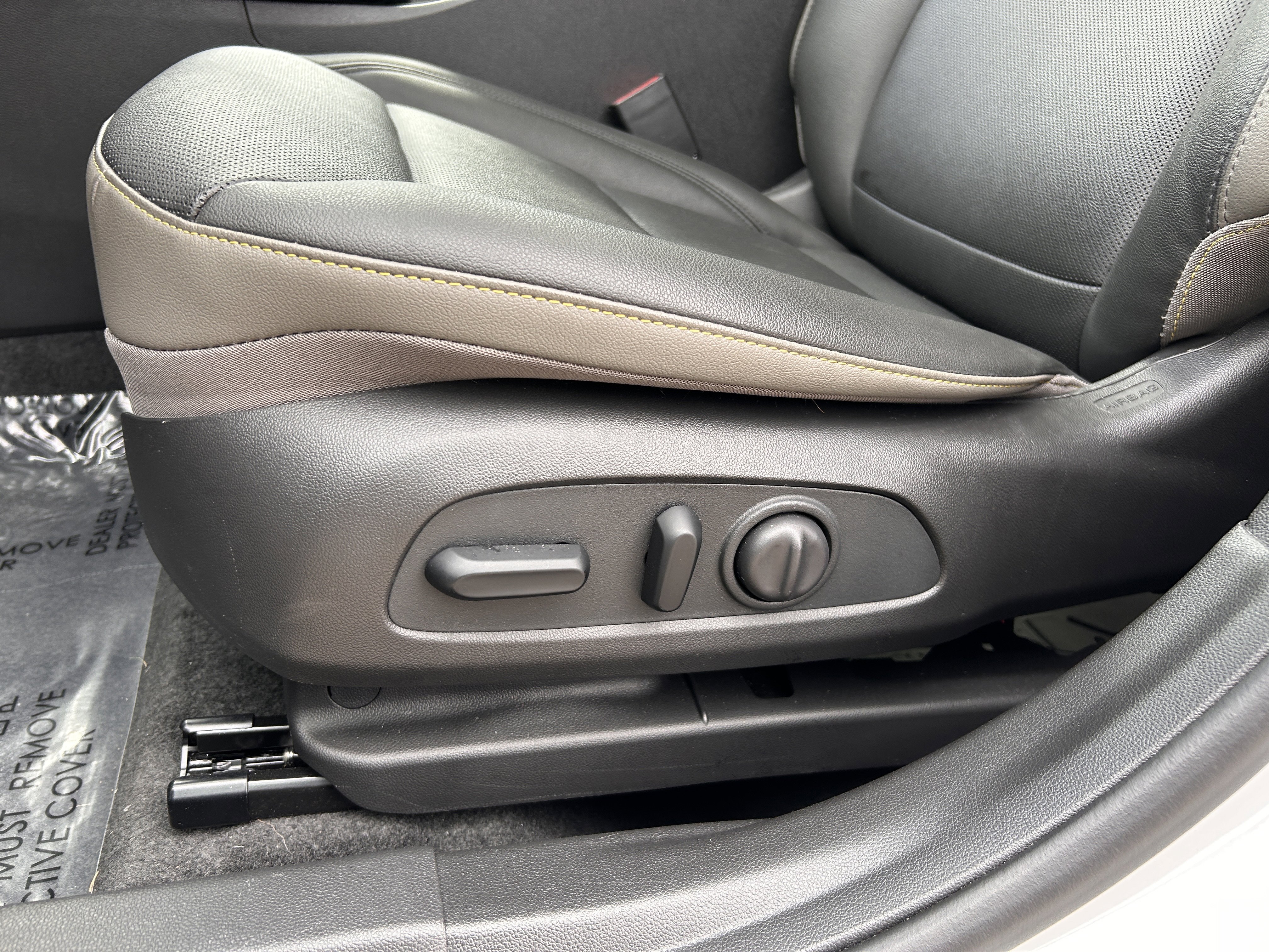 Used 2025 Chevrolet Trax ACTIV w/ Sunroof Package image 22