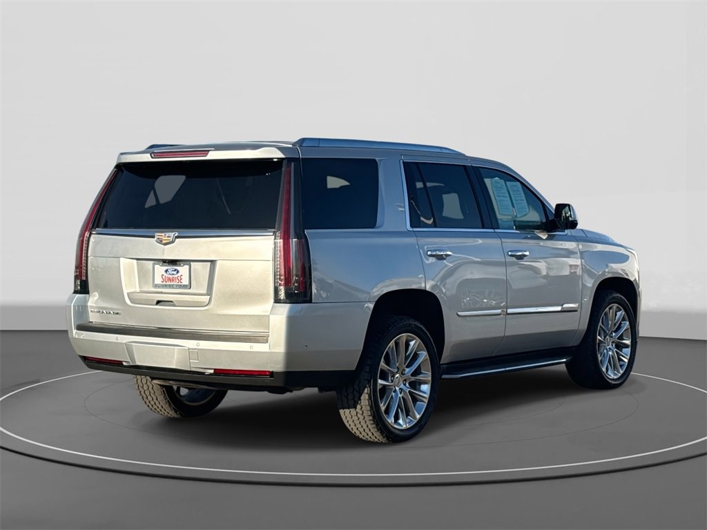 Used 2020 Cadillac Escalade Luxury image 5