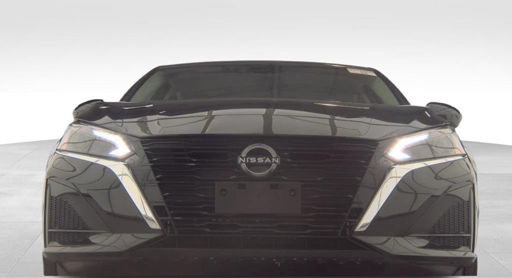 Used 2023 Nissan Altima 2.5 S FWD image 3