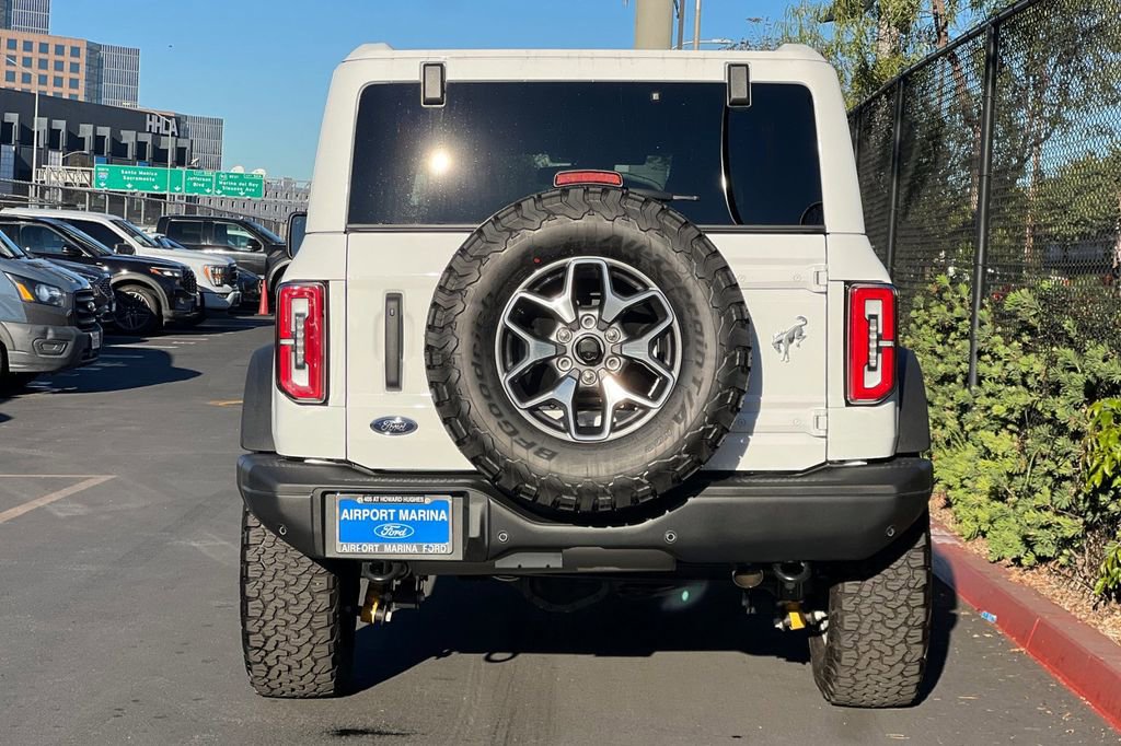 Used 2025 Ford Bronco Badlands image 6