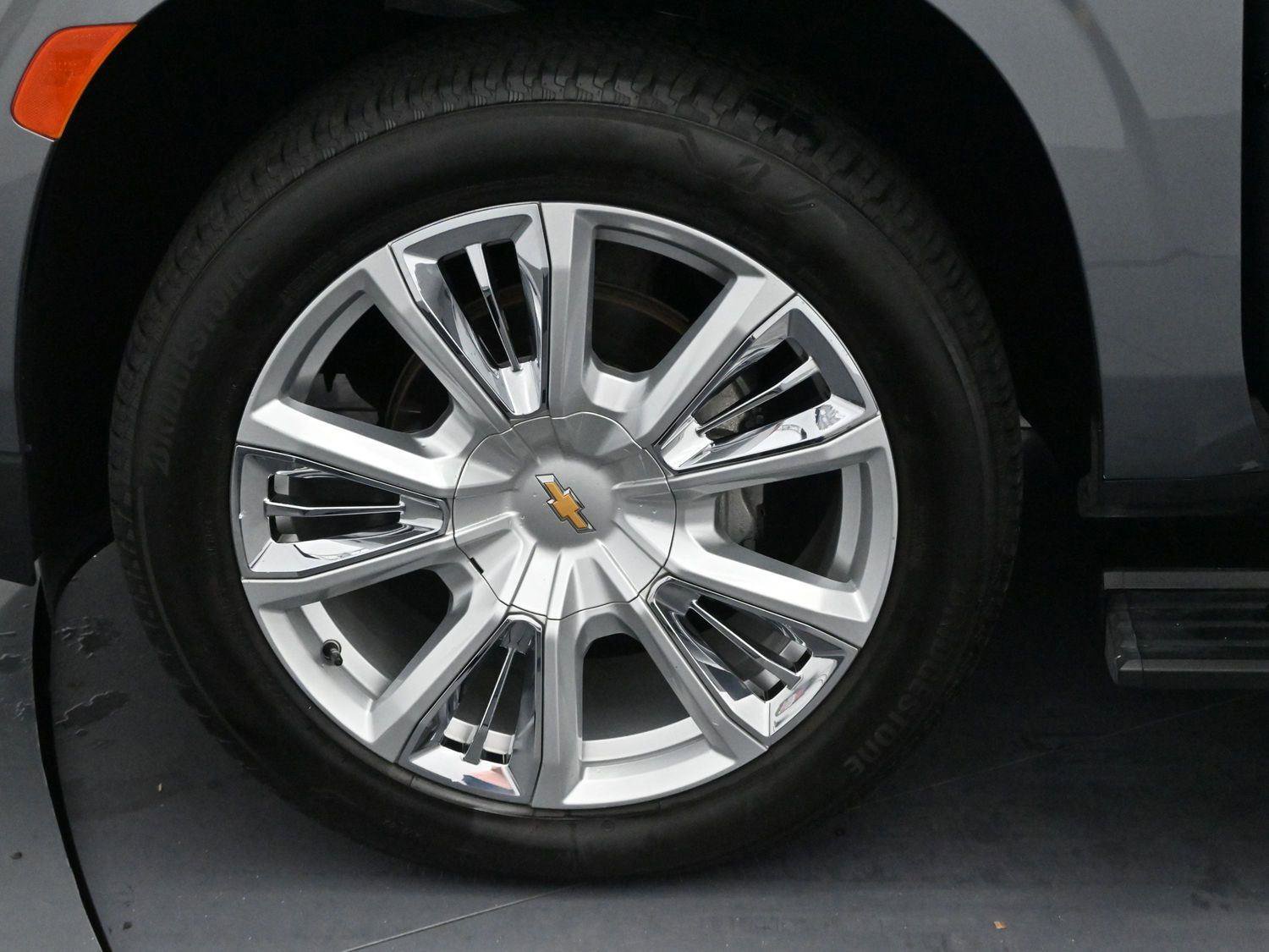 Used 2022 Chevrolet Suburban High Country image 43