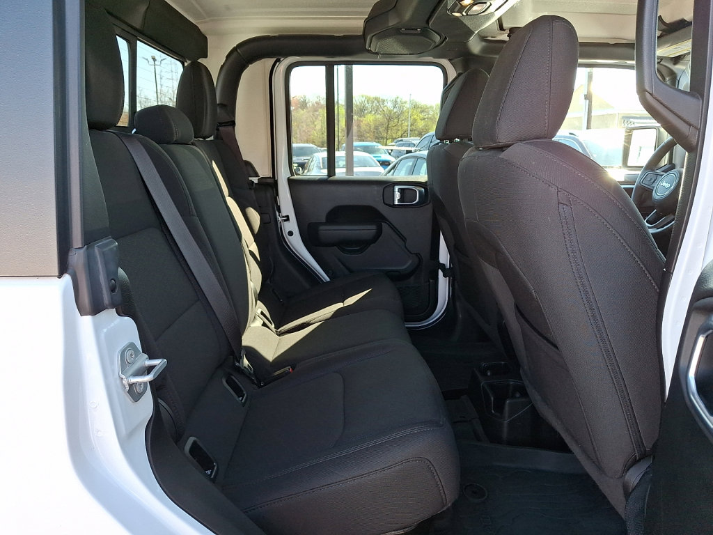 Used 2023 Jeep Gladiator Willys image 14