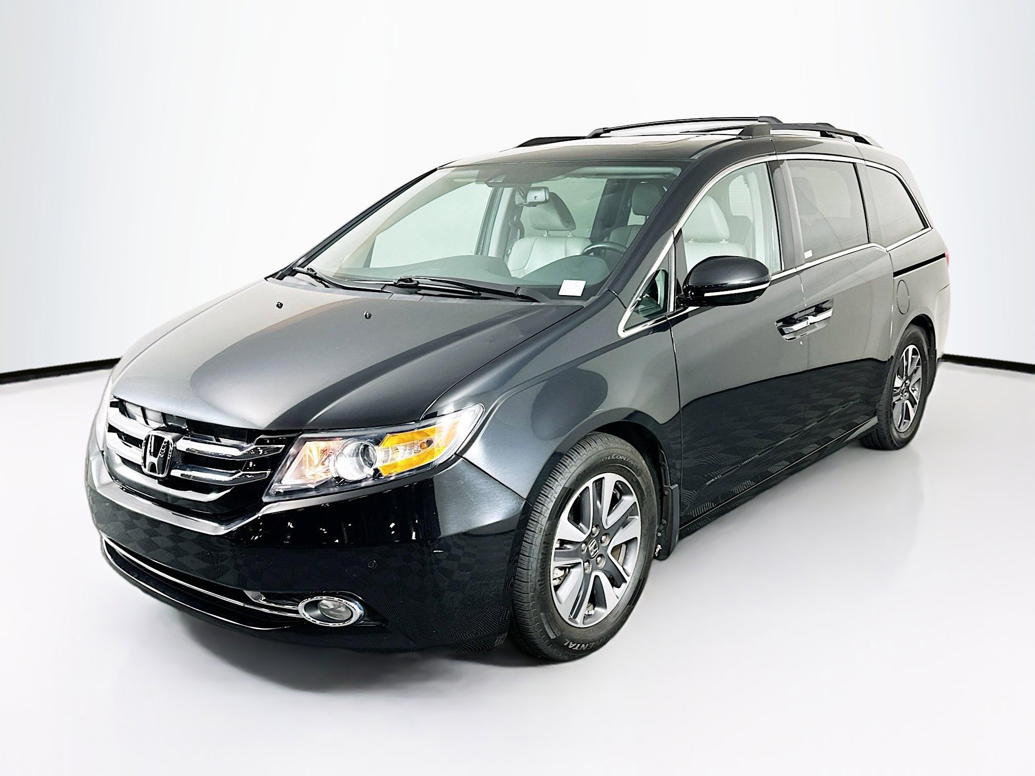 Used 2016 Honda Odyssey Touring Elite image 3