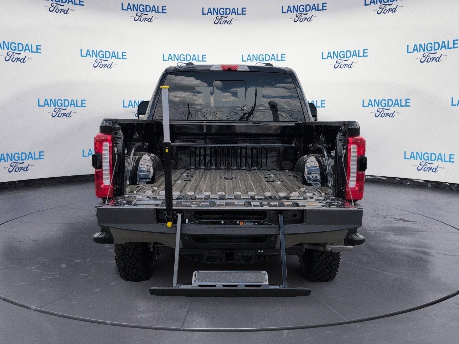 New 2026 Ford F250 4x4 Crew Cab Super Duty image 8