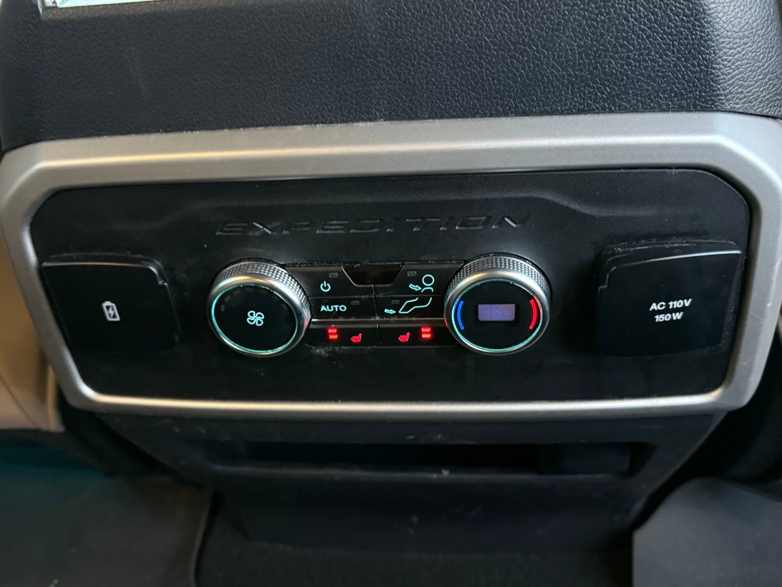 Used 2023 Ford Expedition Max Limited image 16