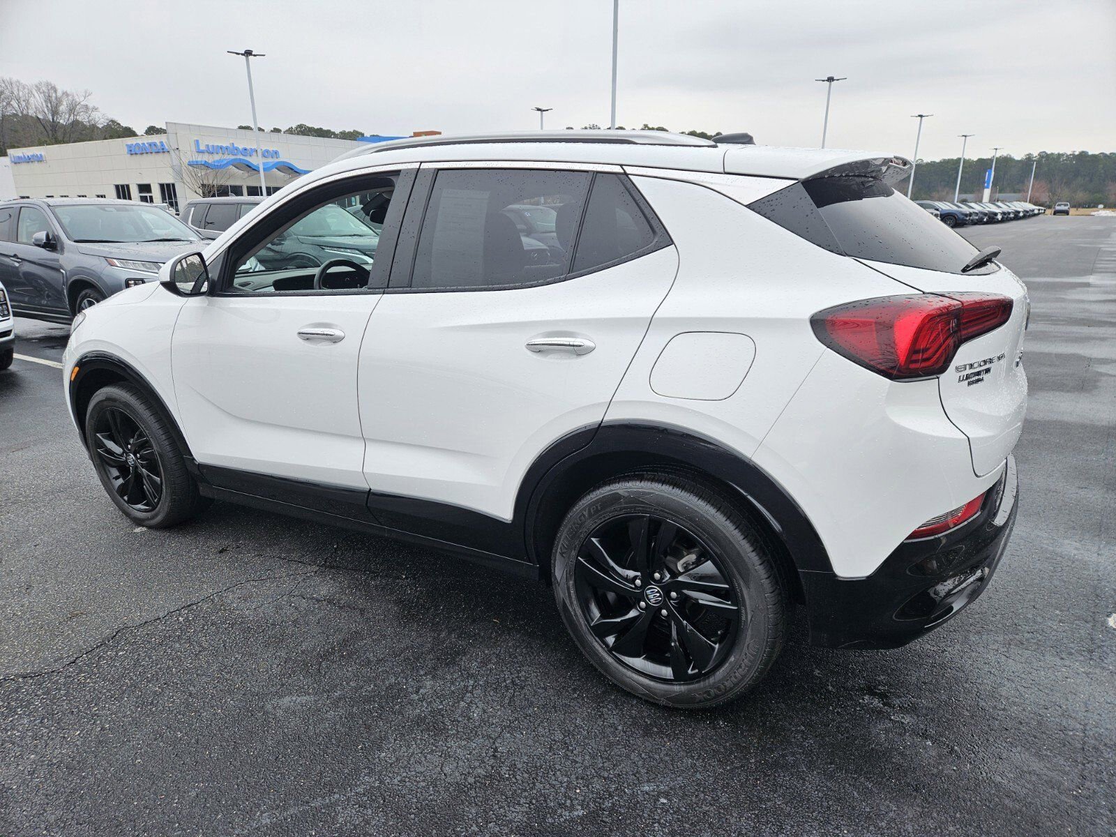 Used 2024 Buick Encore GX Sport Touring w/ Comfort Package image 5