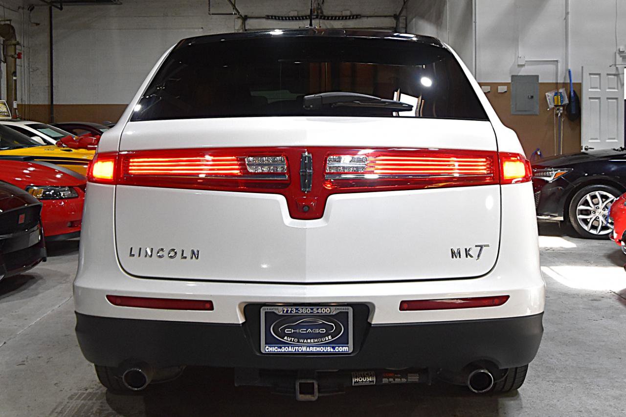 Used 2019 Lincoln MKT AWD image 5