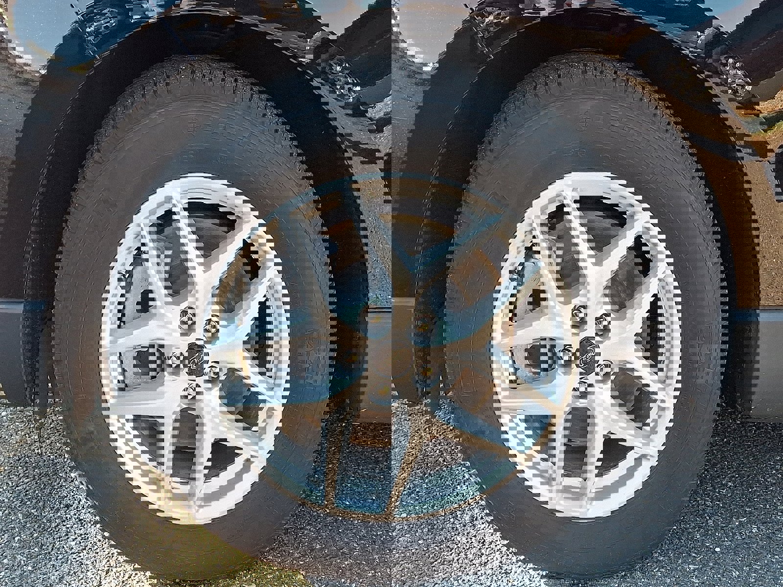 Used 2023 Ford Edge SEL w/ Convenience Package image 4