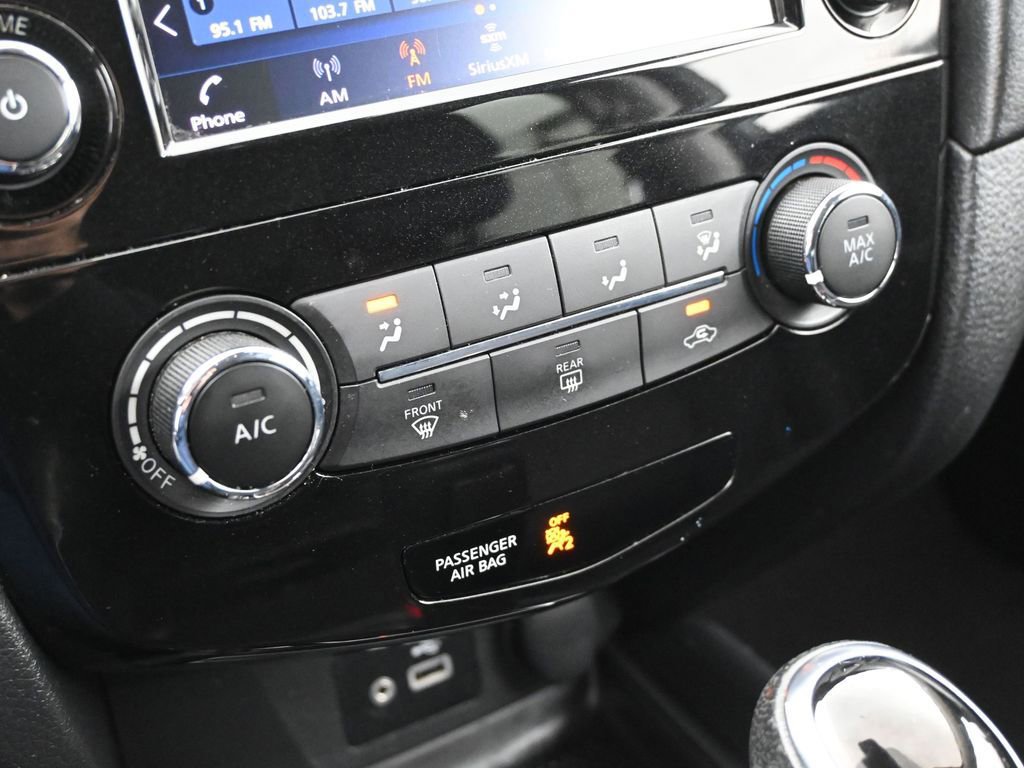 Used 2019 Nissan Rogue S w/ Special Edition Package image 15