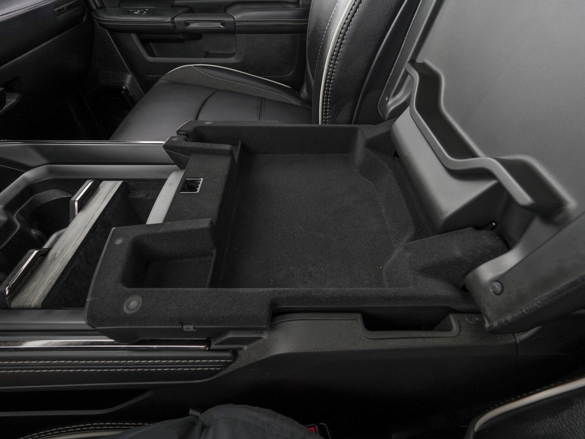 Used 2025 RAM 3500 Limited image 30