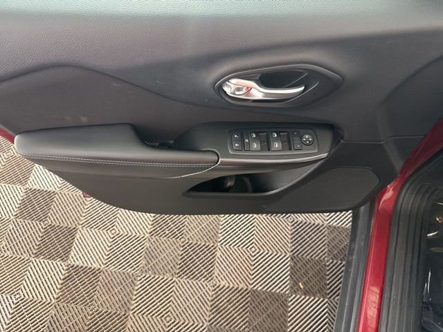 Used 2014 Jeep Cherokee Sport w/ Cold Weather Group FWD image 20