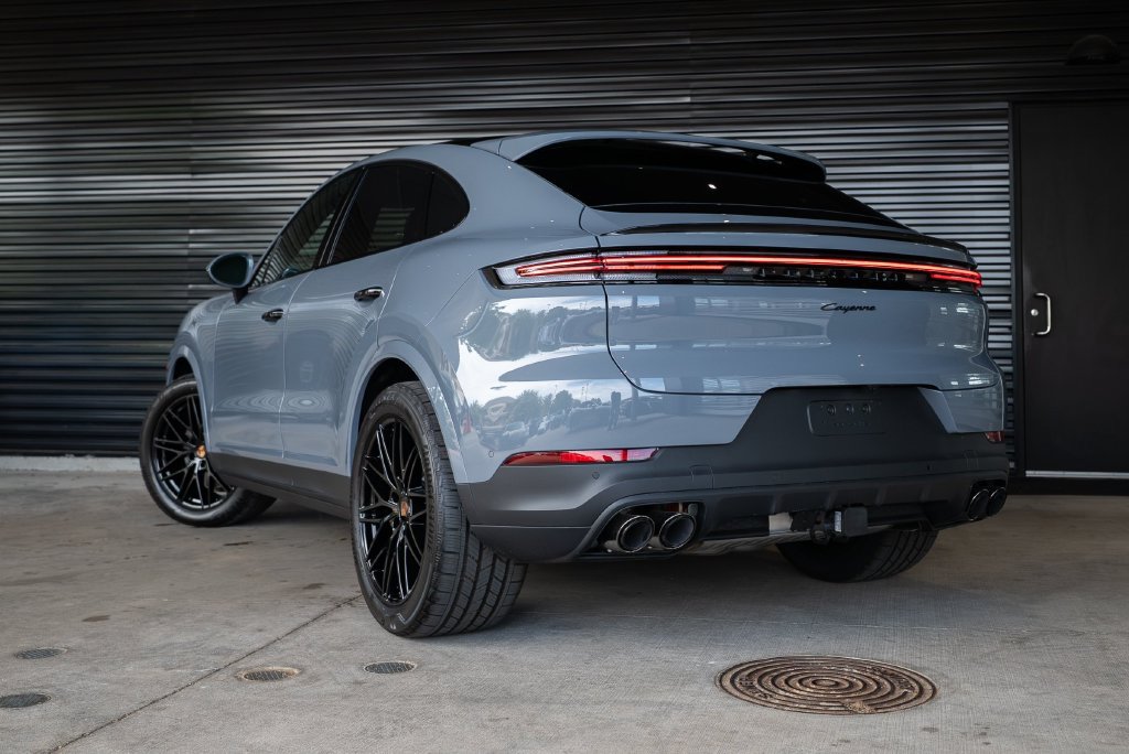 New 2026 Porsche Cayenne Coupe AWD/4WD image 3