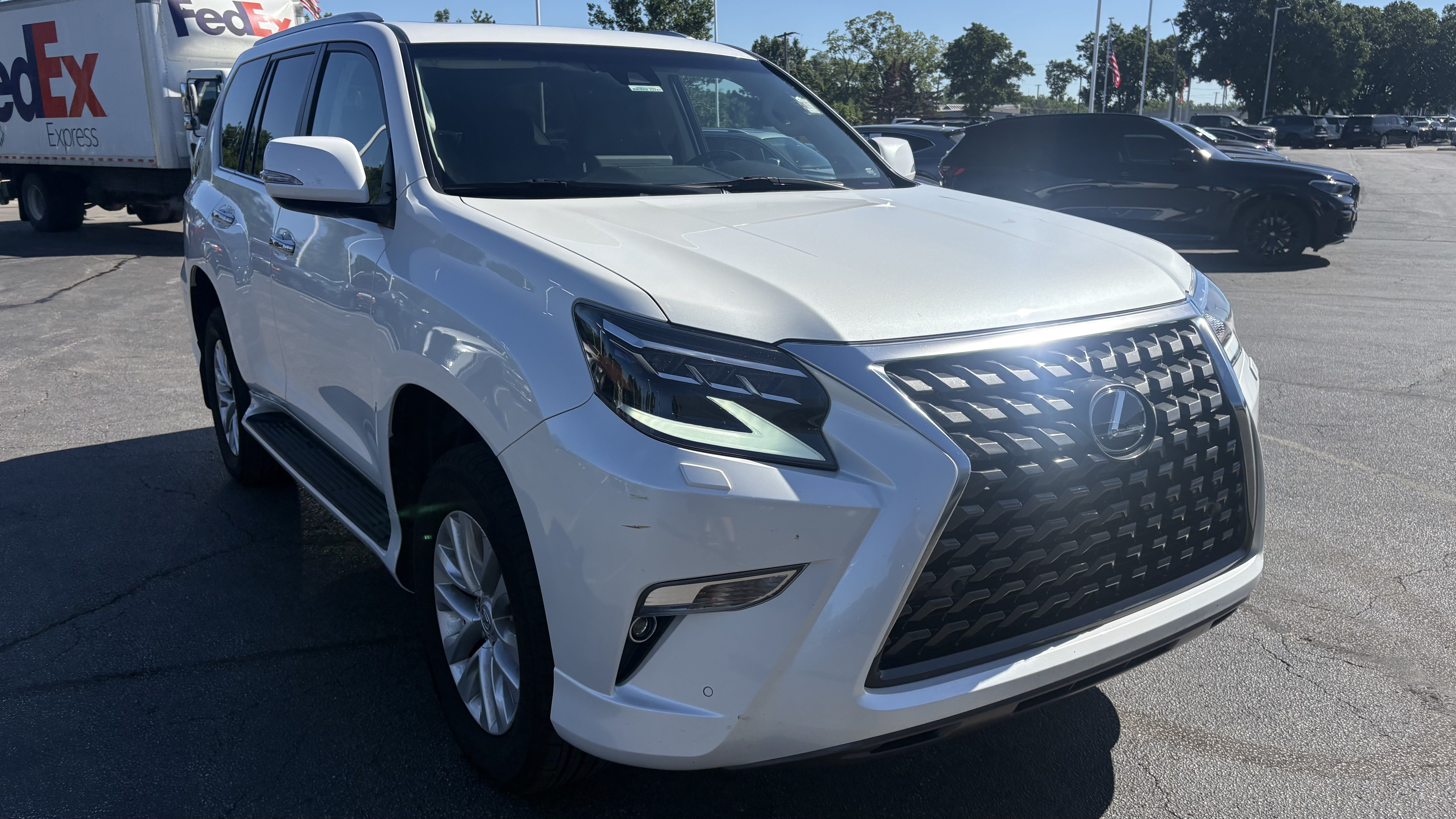 Used 2023 Lexus GX 460 Premium w/ Premium Package AWD/4WD image 2