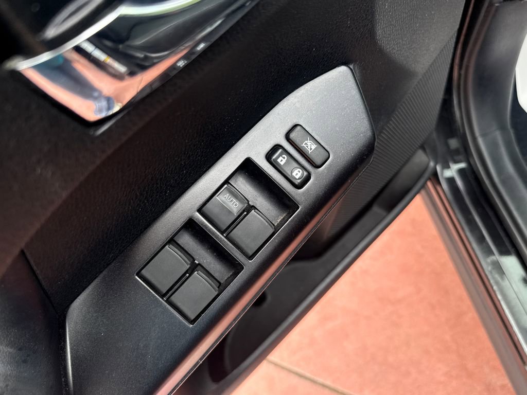 Used 2018 Toyota RAV4 XLE w/ Plus Extra Value Package AWD/4WD image 11