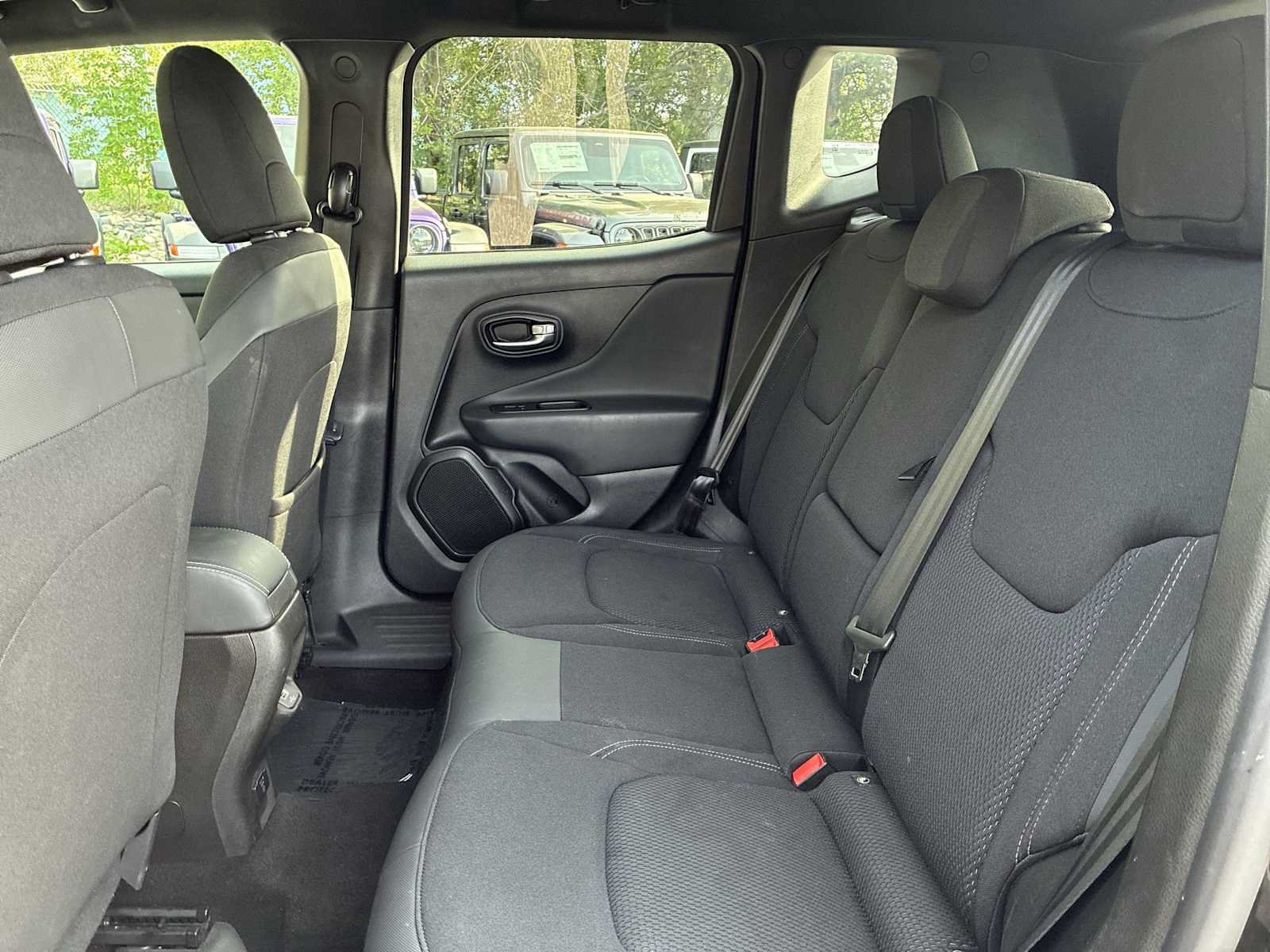 Certified 2022 Jeep Renegade Altitude w/ Convenience Group AWD/4WD image 24