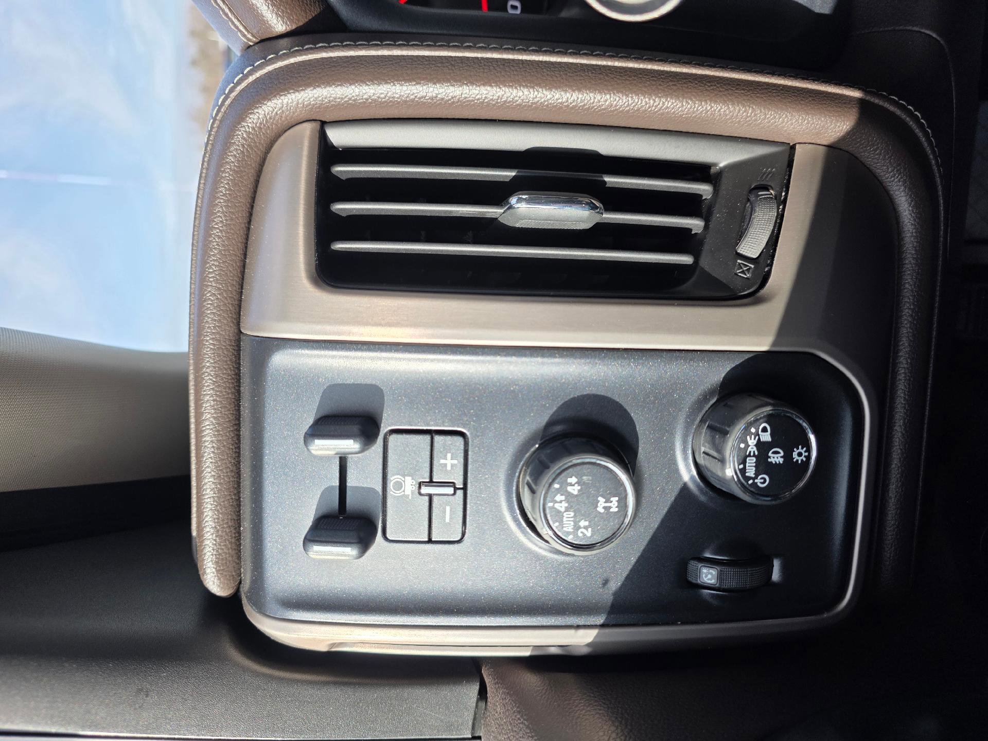 Used 2016 GMC Sierra 1500 Denali w/ Denali Ultimate Package image 13